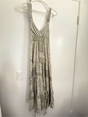 Vici Sage Patterned Midi Backless Dress